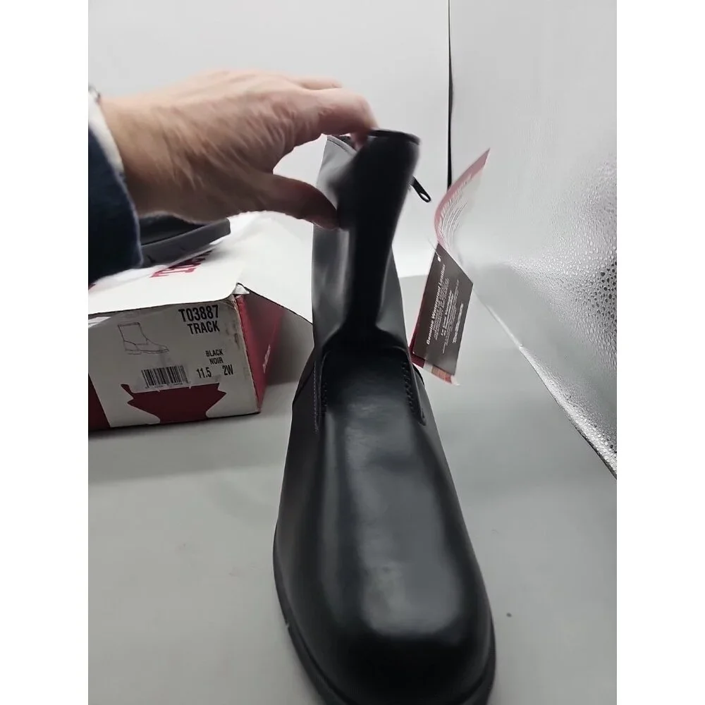 TOE WARMERS of CANADA MEN'S‎ TRACK WATERPROOF LEATHER  ZIP 11.5 New
